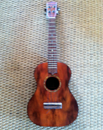 hawaiian-koa-wood-tenar-ukulele